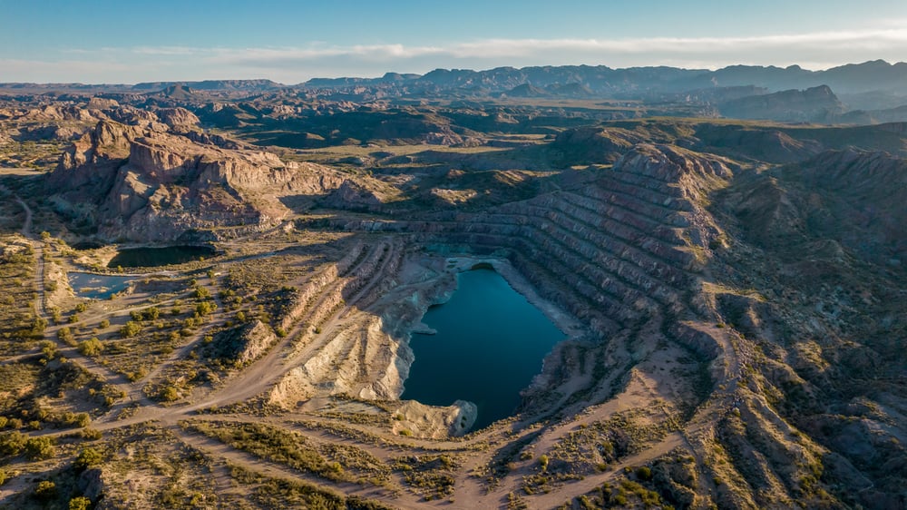 Pilbara Minerals beats production forecasts but lithium prices tumble