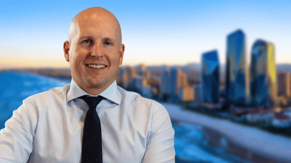 This fund manager would invest $10,000 in these three "superior quality" stocks