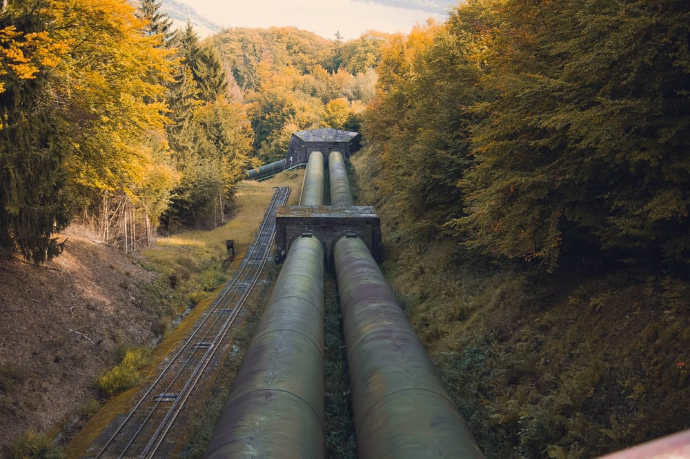 Two ASX-listed infrastructure stocks for a rising interest rate environment