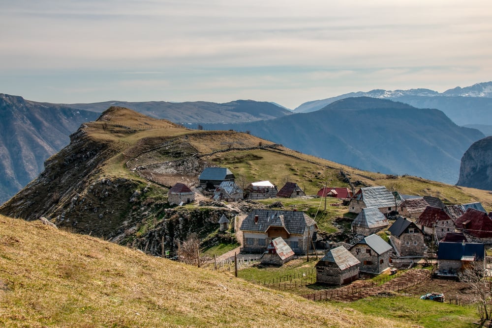 Lykos Metals hits copper on Bosnian acreage, chasing up silver surface samples