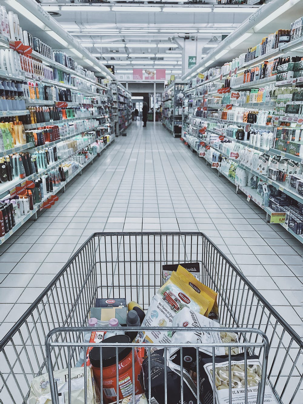 Woolworths guides to lower 1H earnings