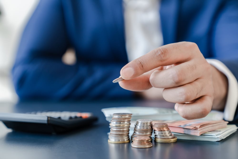Companies are reporting strong earnings, yet stocks are tumbling – Why?